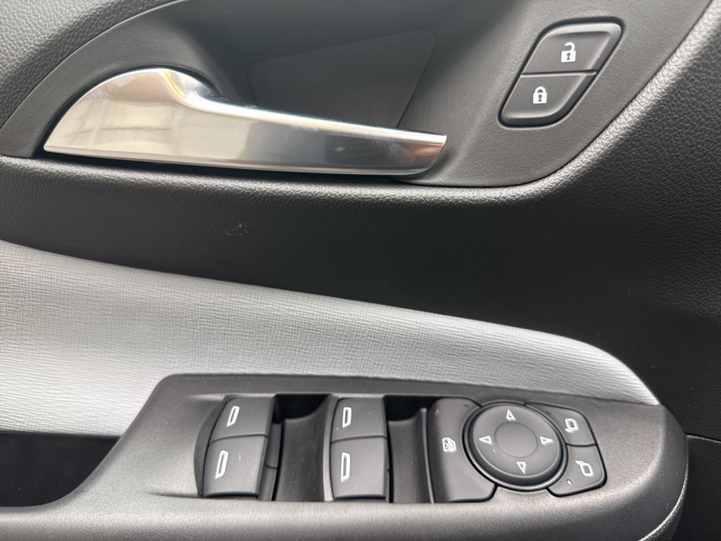new 2025 Buick Envista car, priced at $25,691