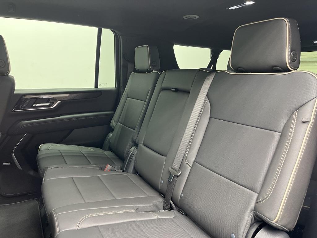 new 2025 GMC Yukon XL car, priced at $75,373