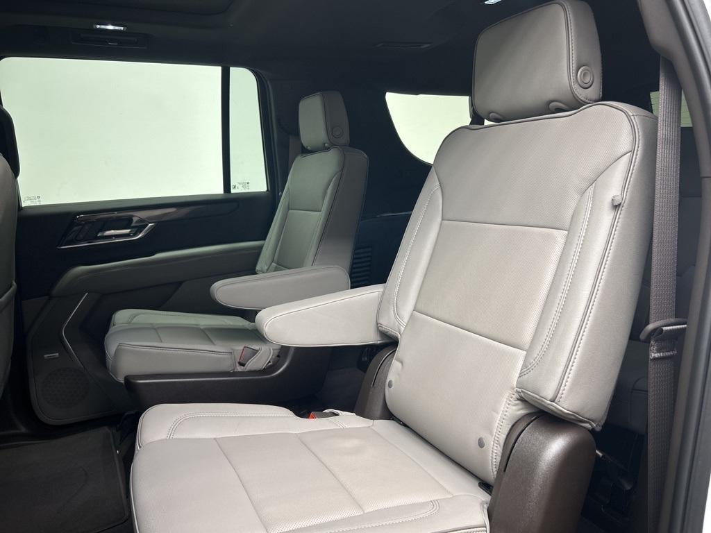 new 2025 GMC Yukon XL car, priced at $80,535