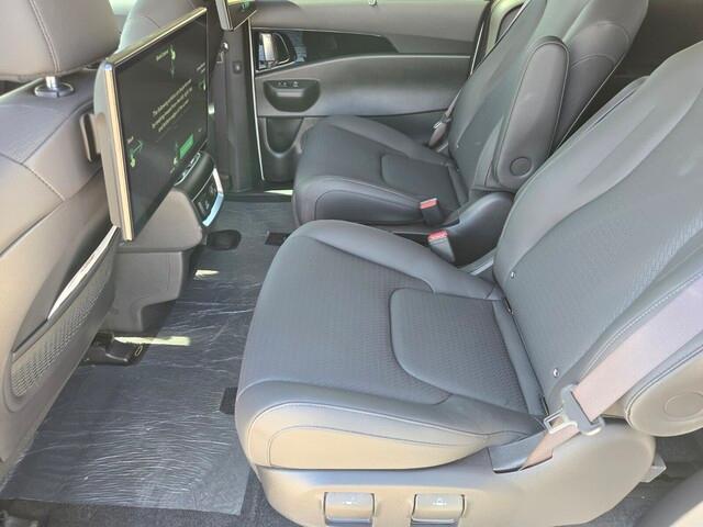 new 2025 Kia Carnival Hybrid car, priced at $55,731