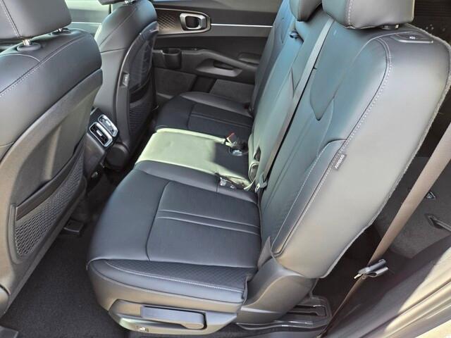 new 2026 Kia Sorento Hybrid car, priced at $37,056