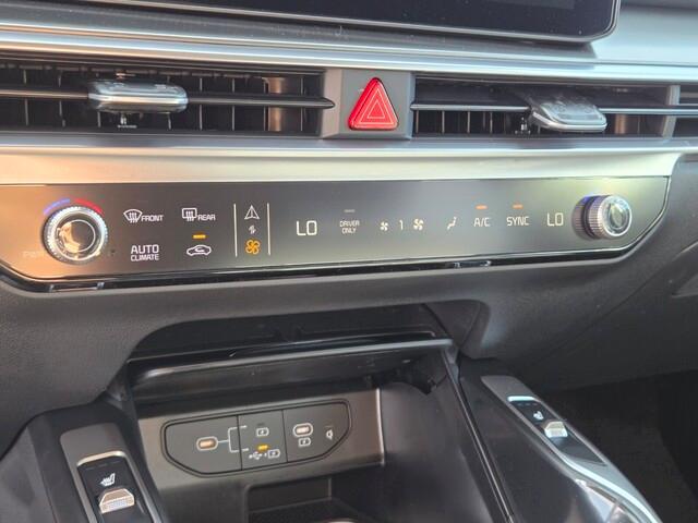 new 2026 Kia Sorento Hybrid car, priced at $37,056