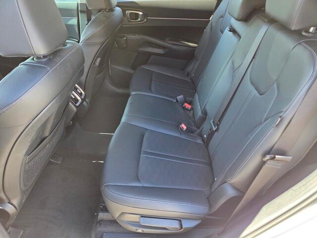 new 2025 Kia Sorento car, priced at $31,275