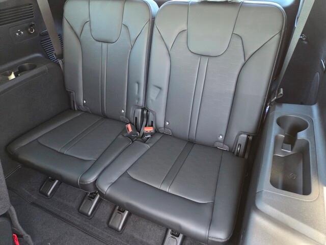 new 2025 Kia Sorento car, priced at $31,275