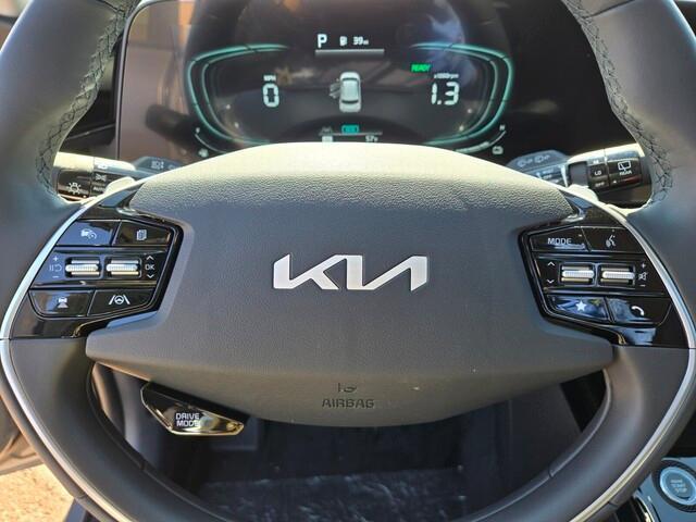 new 2025 Kia Niro car, priced at $30,706