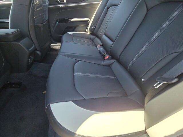 new 2025 Kia K5 car, priced at $30,077