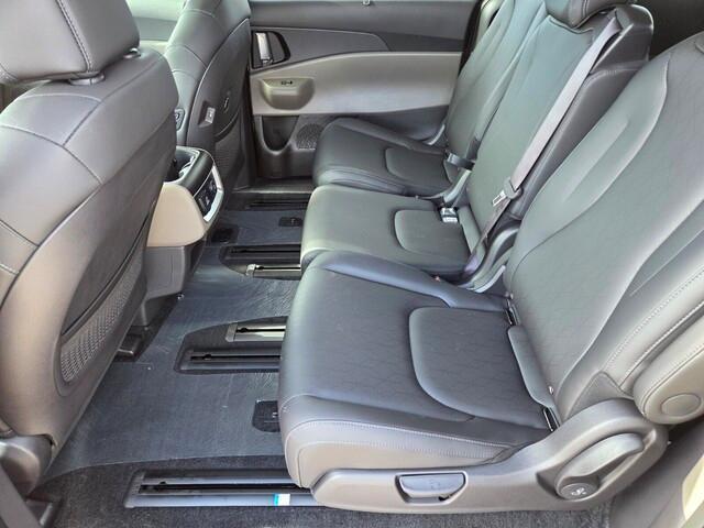 new 2026 Kia Carnival Hybrid car, priced at $48,156