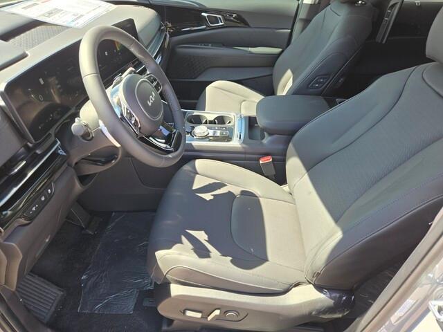 new 2025 Kia Carnival Hybrid car, priced at $55,731