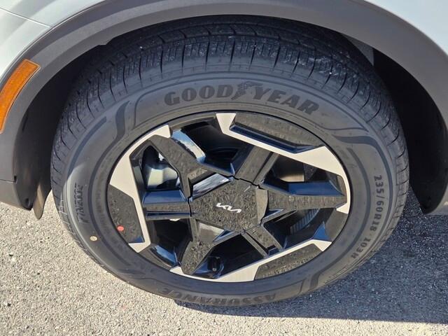 new 2026 Kia Sportage Hybrid car, priced at $33,335