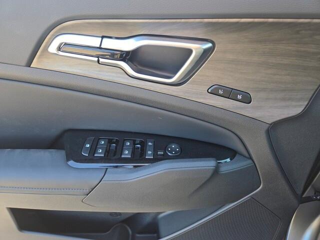 new 2025 Kia Sportage Plug-In Hybrid car, priced at $45,033
