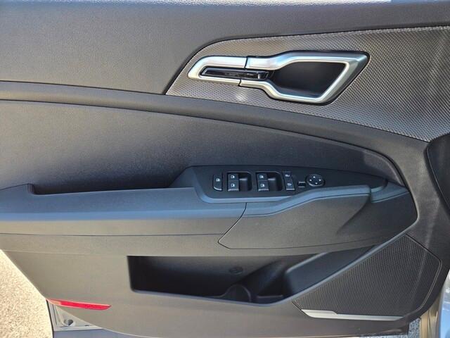 new 2025 Kia Sportage Hybrid car, priced at $29,388