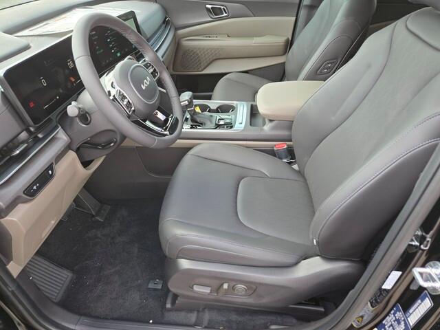 new 2025 Kia Carnival car, priced at $42,441