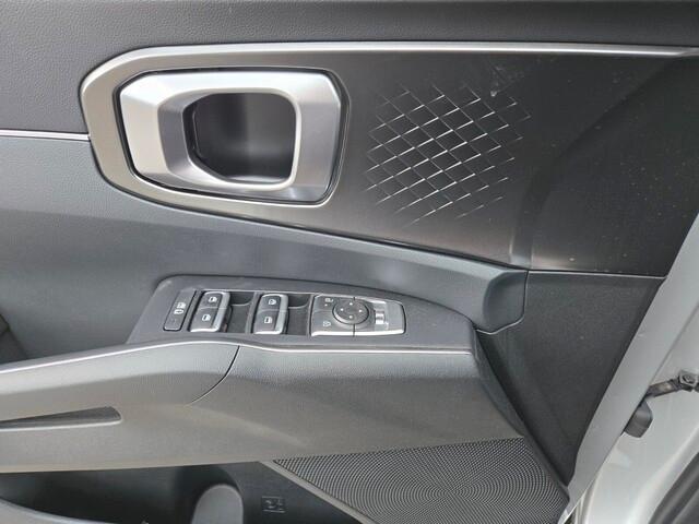 new 2025 Kia Sorento Hybrid car, priced at $37,003