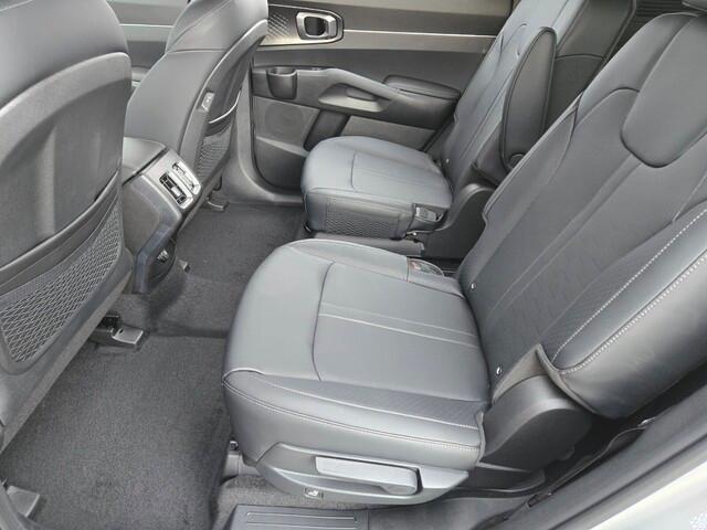 new 2025 Kia Sorento Hybrid car, priced at $37,003
