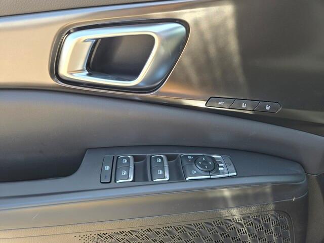 new 2025 Kia Carnival Hybrid car, priced at $50,535