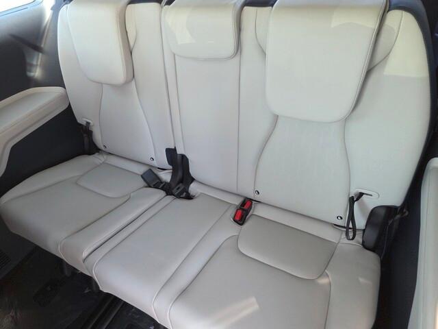 new 2026 Kia Carnival Hybrid car, priced at $48,655