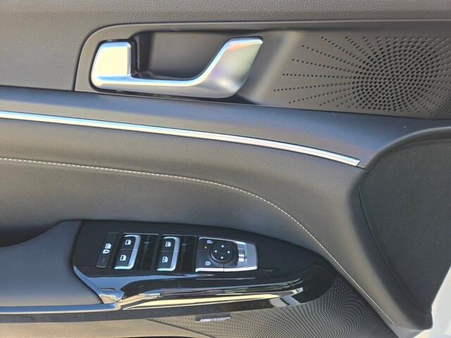 new 2025 Kia K5 car, priced at $30,564