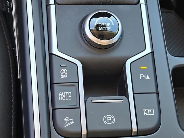 new 2025 Kia Sorento car, priced at $36,124