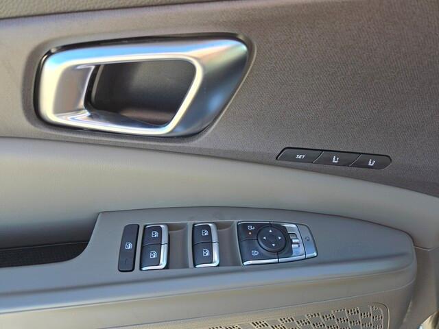 new 2025 Kia Carnival Hybrid car, priced at $42,586