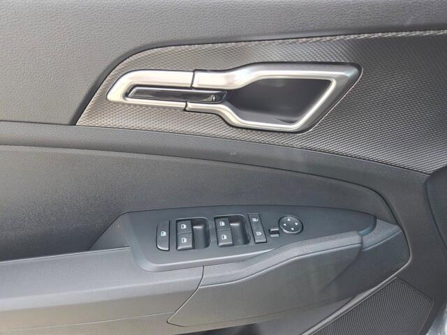 new 2025 Kia Sportage Hybrid car, priced at $30,294