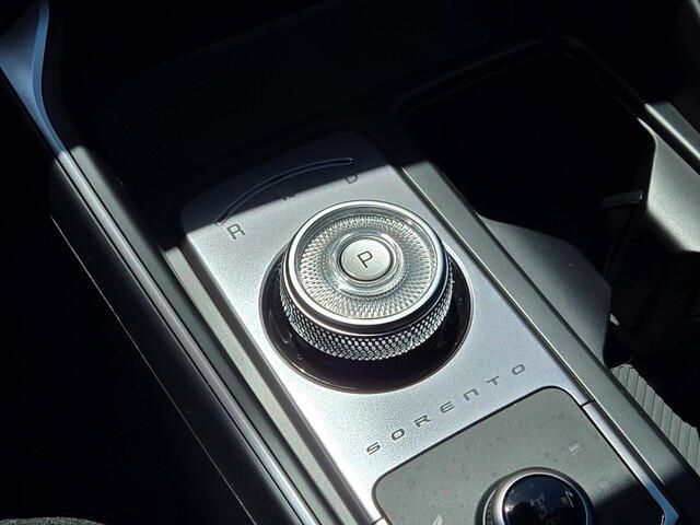 new 2025 Kia Sorento Hybrid car, priced at $38,998