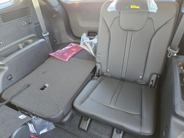 new 2025 Kia Sorento car, priced at $33,418