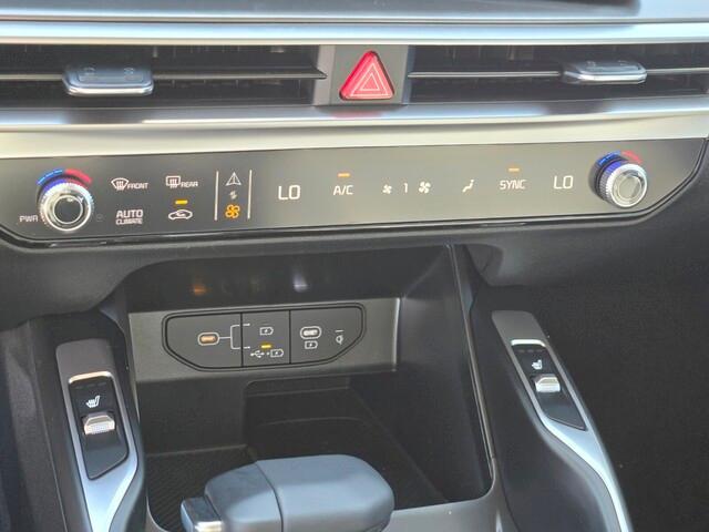 new 2025 Kia Sorento car, priced at $33,418