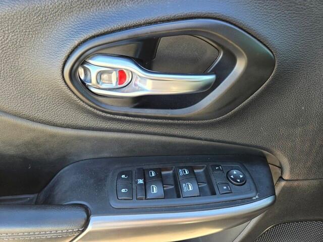 used 2021 Jeep Cherokee car, priced at $15,990