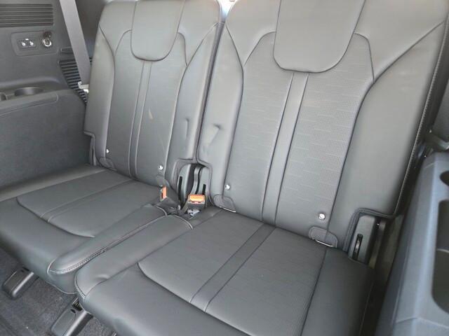 new 2025 Kia Sorento car, priced at $37,944