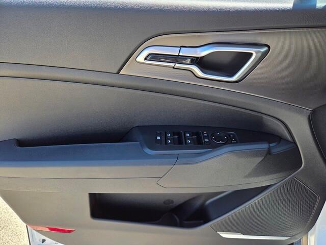 new 2026 Kia Sportage Hybrid car, priced at $31,051