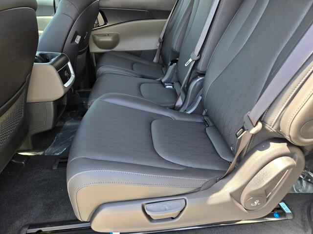 new 2025 Kia Carnival car, priced at $39,880