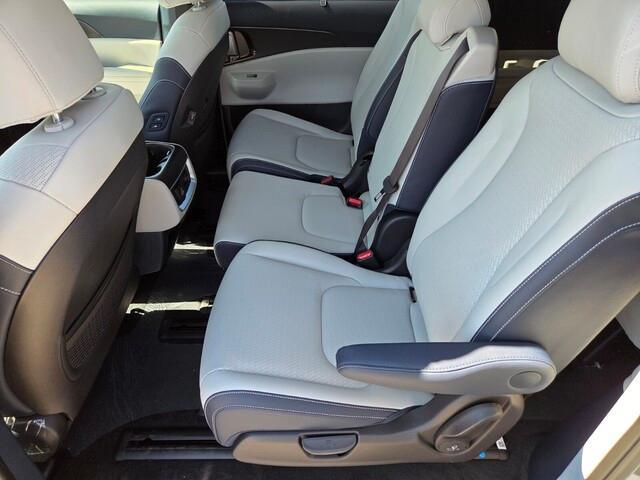 new 2026 Kia Carnival Hybrid car, priced at $53,925