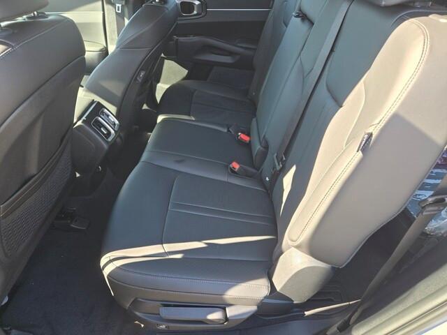 new 2025 Kia Sorento car, priced at $35,868