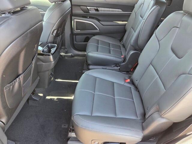 new 2025 Kia Telluride car, priced at $43,862