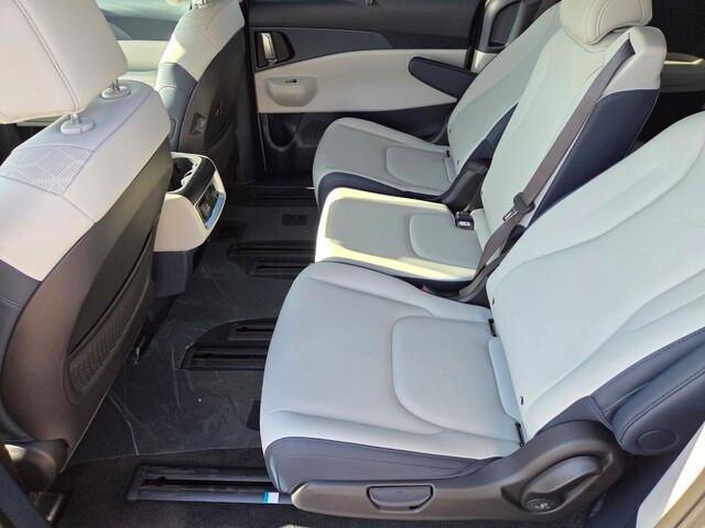 new 2026 Kia Carnival Hybrid car, priced at $48,290