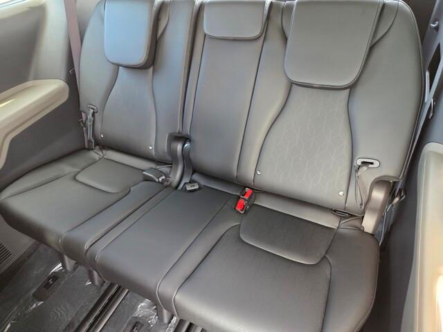 new 2026 Kia Carnival Hybrid car, priced at $48,156