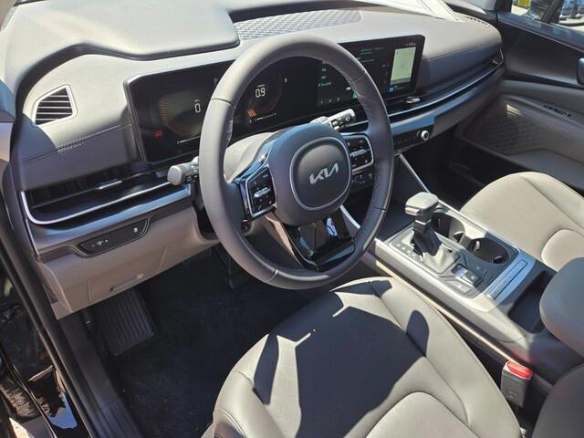 new 2025 Kia Carnival car, priced at $39,727