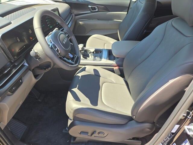 new 2025 Kia Carnival car, priced at $39,727