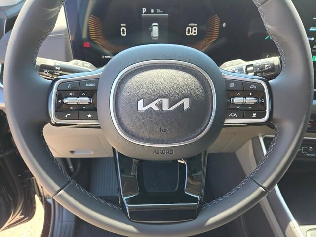 new 2025 Kia Carnival car, priced at $39,727