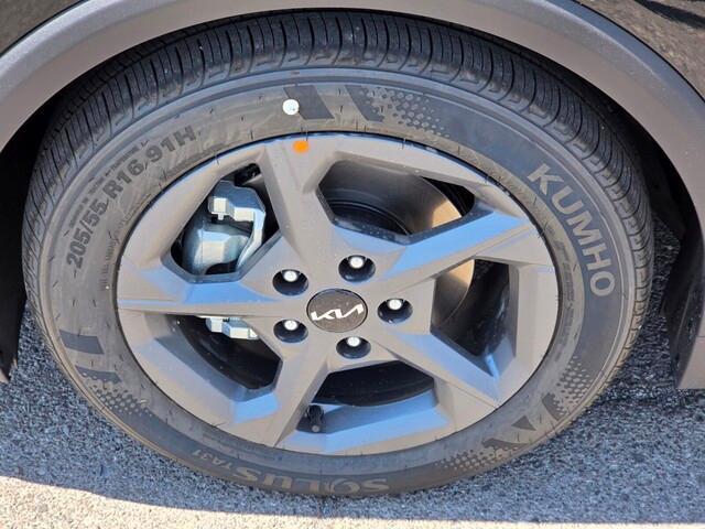 new 2025 Kia K4 car, priced at $23,303