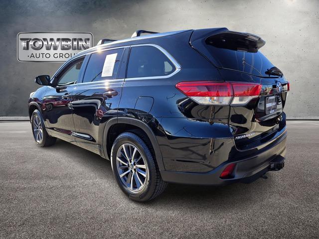 used 2018 Toyota Highlander car, priced at $19,990