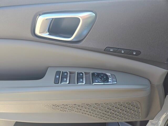 new 2025 Kia Carnival Hybrid car, priced at $43,517