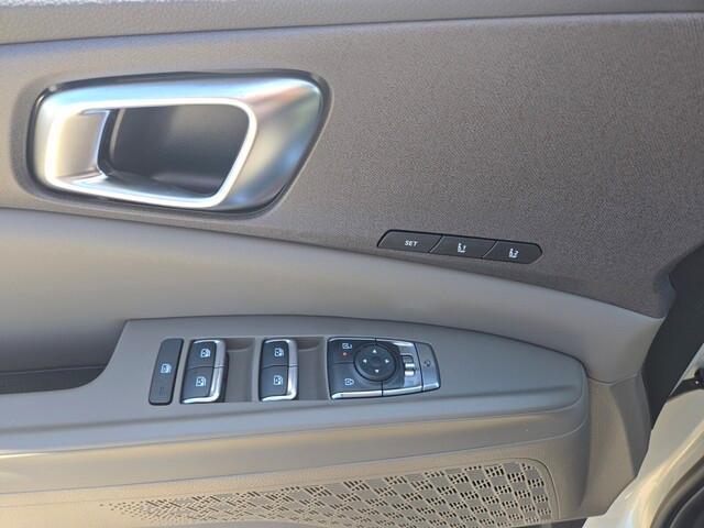 new 2025 Kia Carnival Hybrid car, priced at $43,030