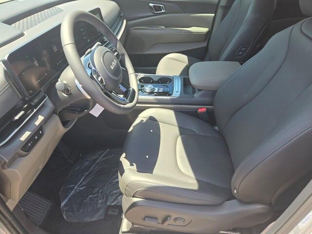 new 2025 Kia Carnival Hybrid car, priced at $43,030