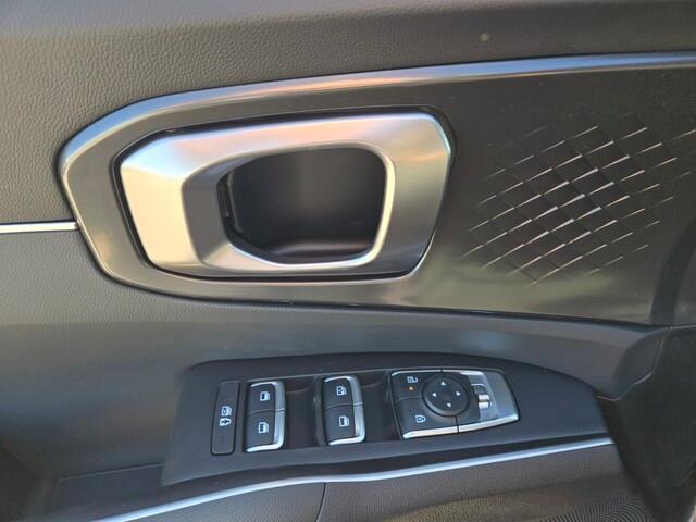 new 2025 Kia Sorento car, priced at $35,335