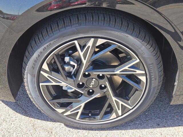new 2025 Kia K5 car, priced at $30,077