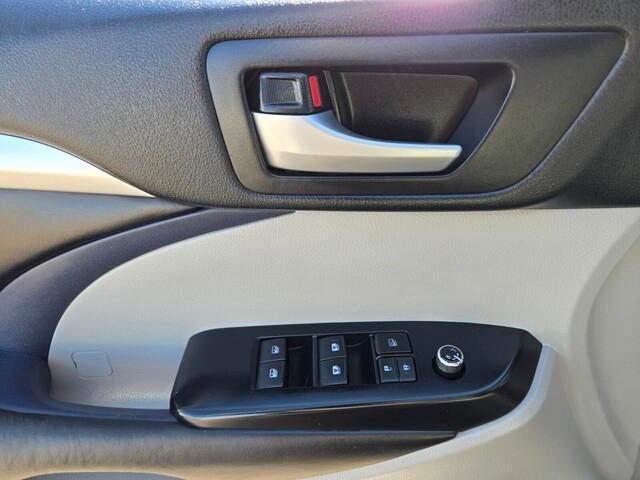 used 2018 Toyota Highlander car, priced at $20,990