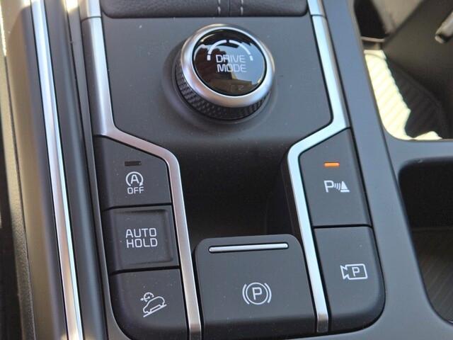 new 2025 Kia Sorento car, priced at $35,763