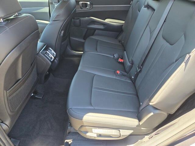 new 2025 Kia Sorento car, priced at $35,763