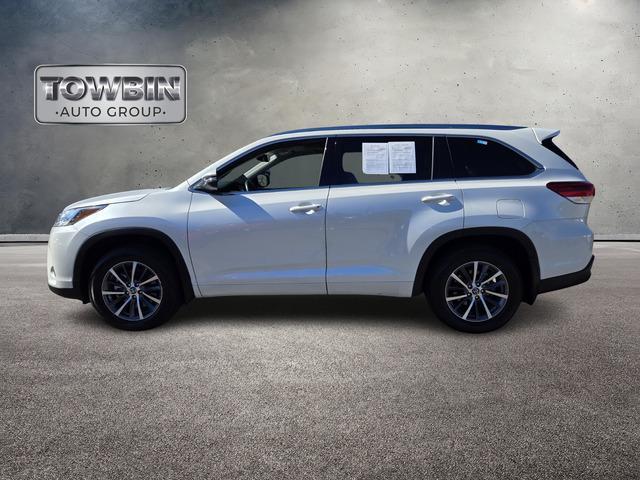 used 2018 Toyota Highlander car, priced at $28,990